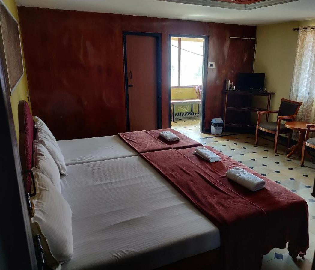 מדיקרי Hotel Caveri Comfort Inn מראה חיצוני תמונה